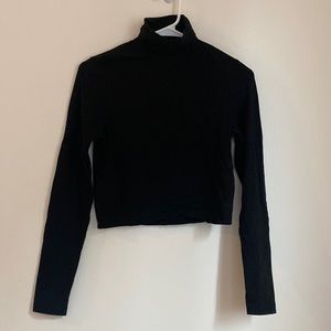 H&M Black Cropped Turtleneck